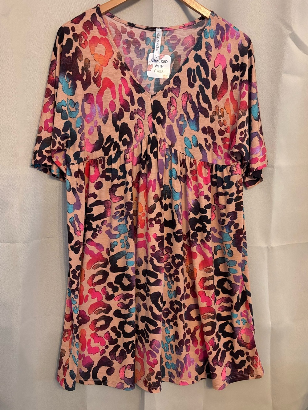 Brand new Multicolor Leopard Print Midi Dress with V-Neck